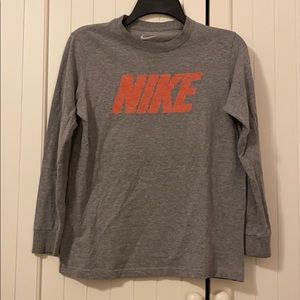 Nike boys size large tee